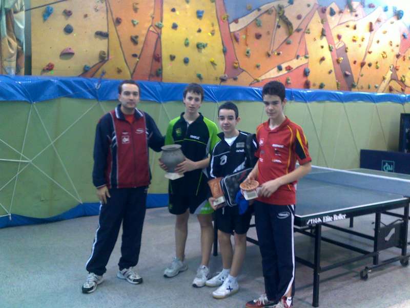 El jugador de Oberena Xabier Zugasti vence en un torneo en Zaragoza